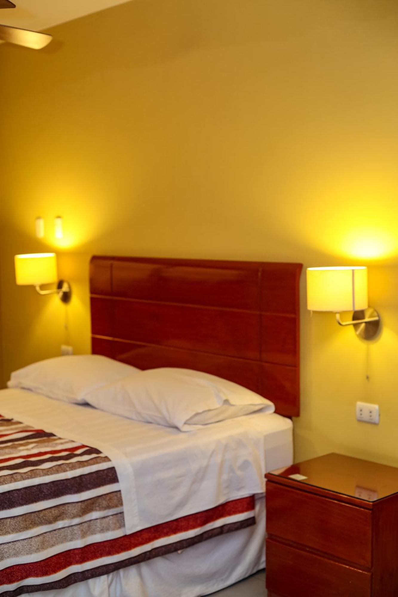Apart Hotel El Canaveral Chincha Alta Buitenkant foto